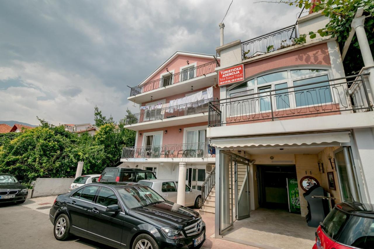Apartments Milanovic ヘルツェグ・ノヴィ エクステリア 写真
