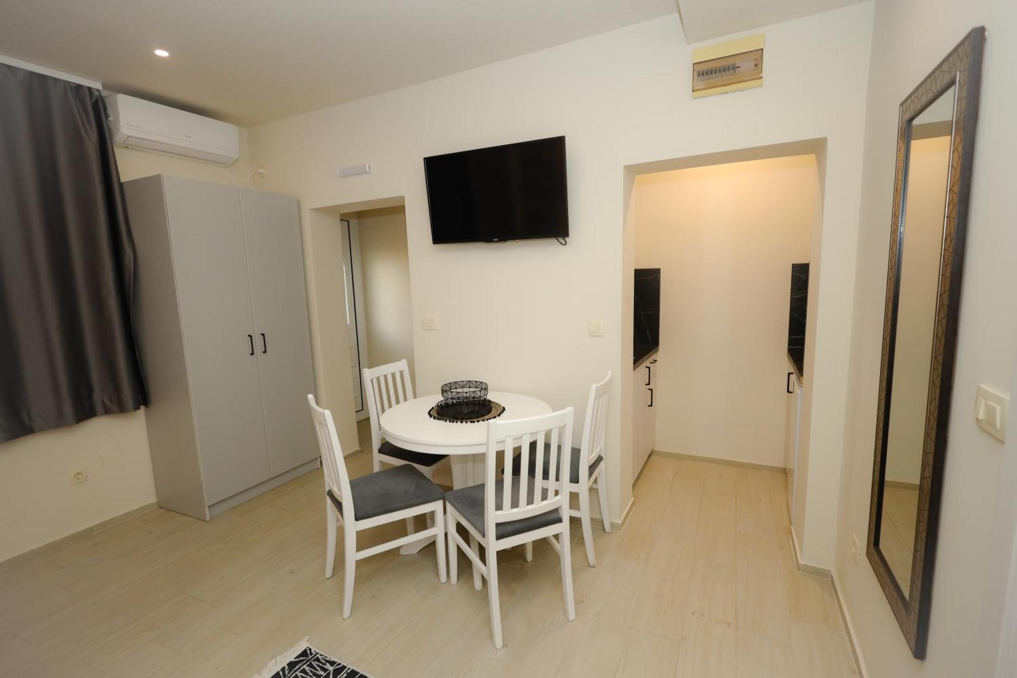 Apartments Milanovic ヘルツェグ・ノヴィ 部屋 写真