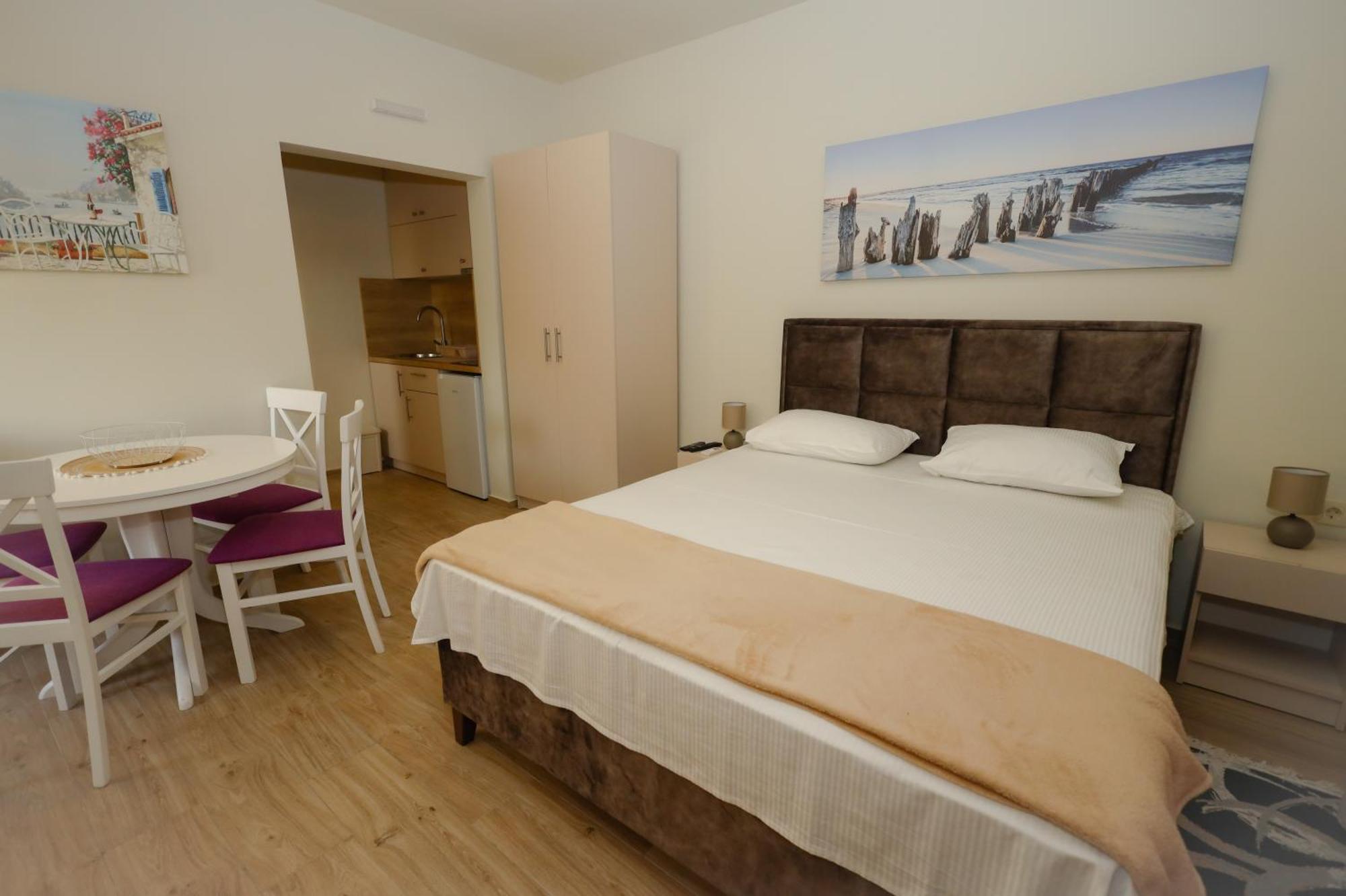 Apartments Milanovic ヘルツェグ・ノヴィ エクステリア 写真