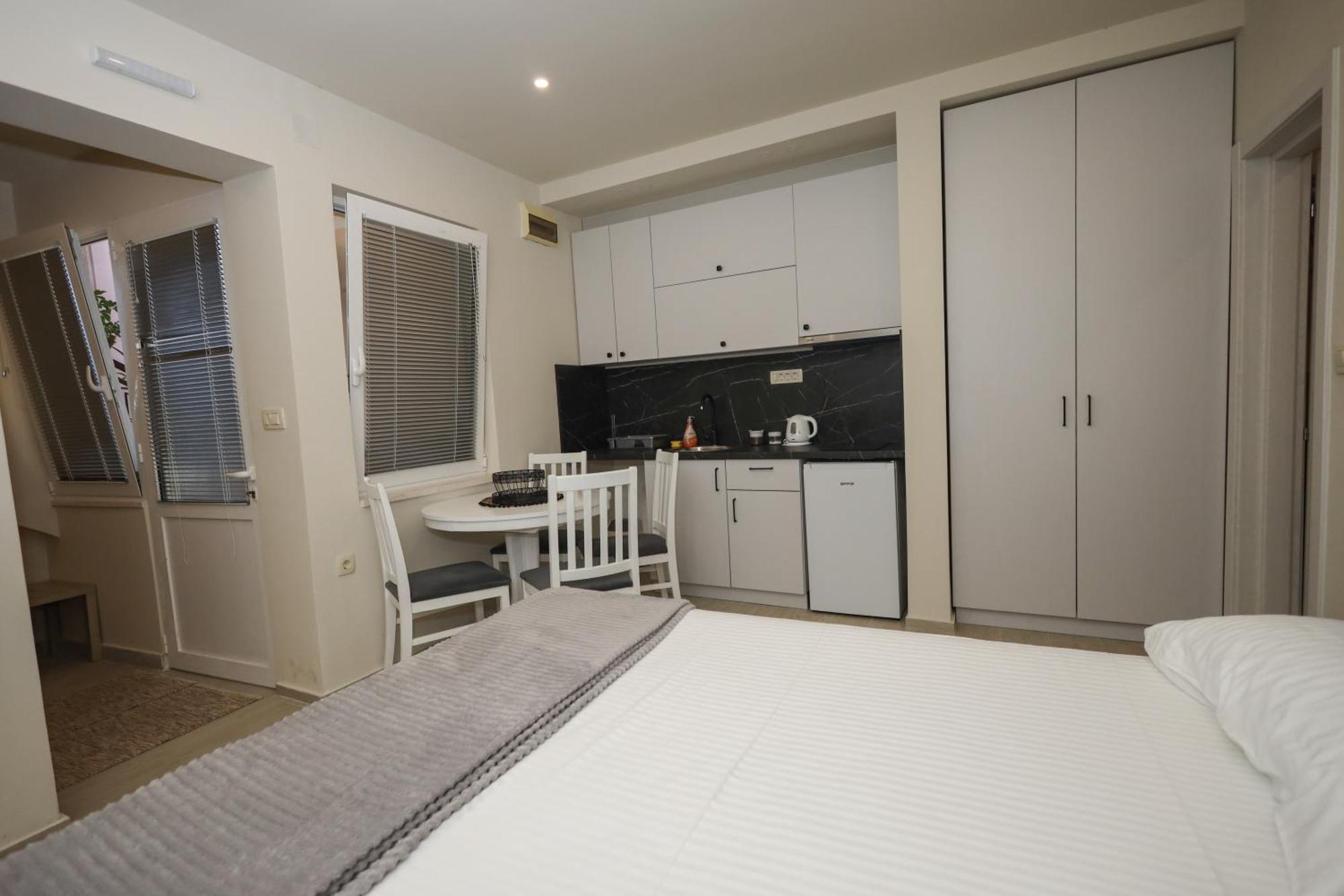 Apartments Milanovic ヘルツェグ・ノヴィ 部屋 写真