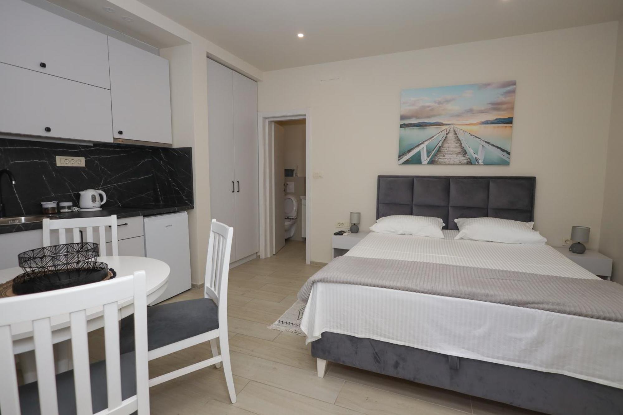Apartments Milanovic ヘルツェグ・ノヴィ 部屋 写真